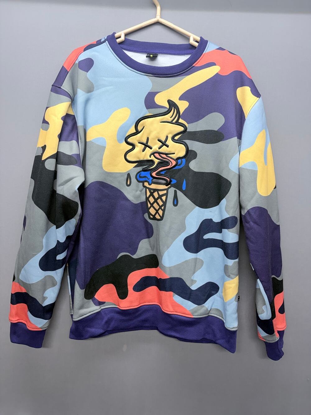 Screenshot Brand Men 2XL Camo Animation Crewneck Sweatshirt Ice Cream Cone